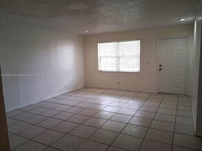 4160 NW 21st St in Lauderhill, FL - Building Photo - Building Photo