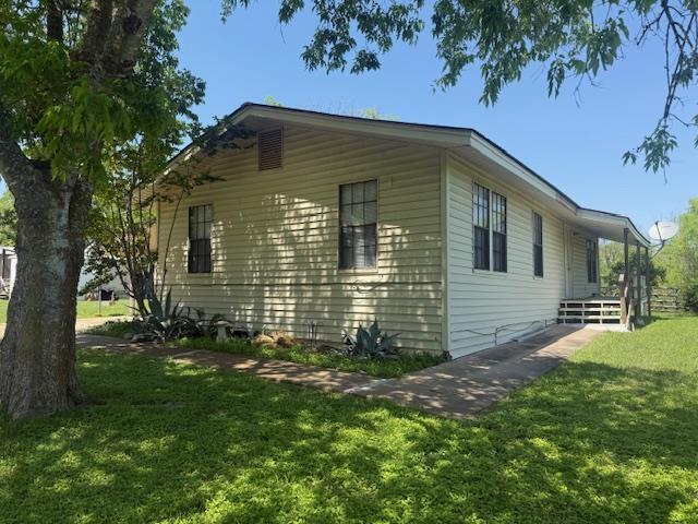 212 Pr 1020 in Lockhart, TX - Building Photo