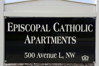 Episcopal Catholic Apartments in Winter Haven, FL - Foto de edificio - Building Photo