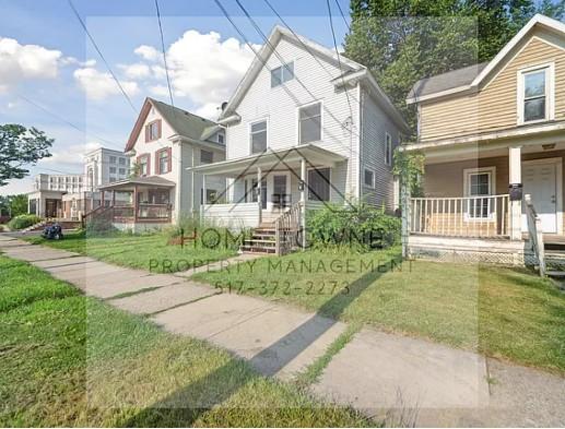 217 N Butler Blvd in Lansing, MI - Building Photo - Building Photo