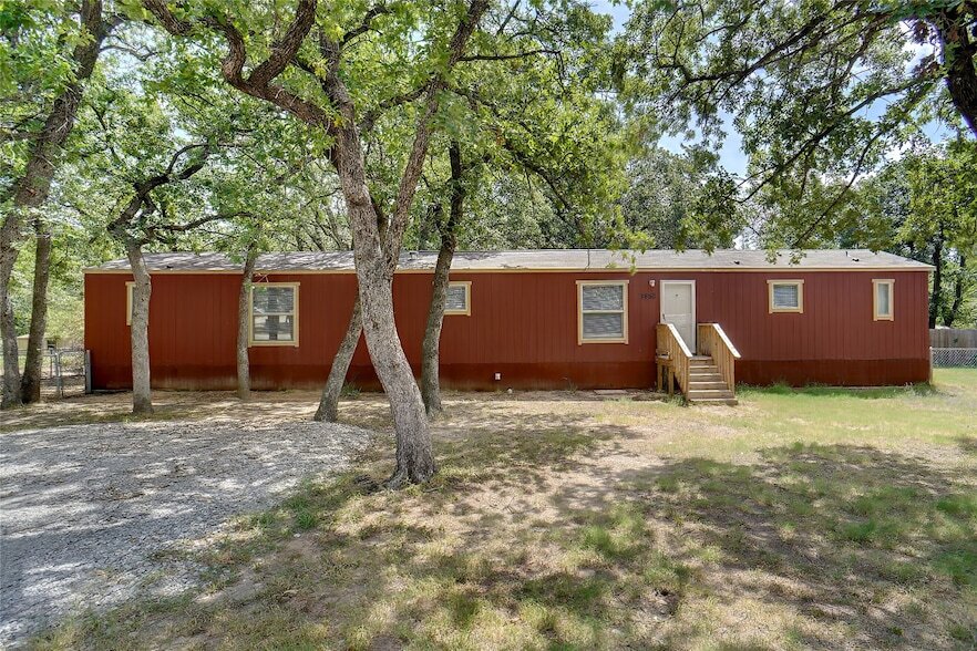 1652 Sheila Dr, Unit The Finery-407 in Azle, TX - Building Photo