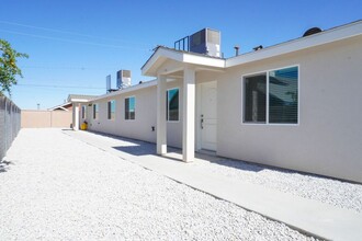 1236 S Farragut St in Ridgecrest, CA - Building Photo - Building Photo