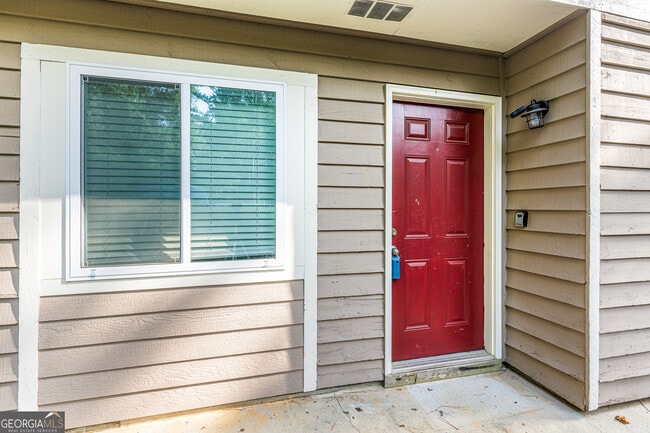 6349 Holcomb Way in Norcross, GA - Building Photo - Building Photo