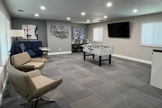 Sun Ridge Town Homes in Fresno, CA - Foto de edificio - Building Photo