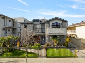 229 West Tujunga in Burbank, CA - Building Photo