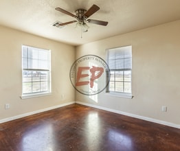 2824 Jerry Mashek Dr in West, TX - Building Photo - Building Photo