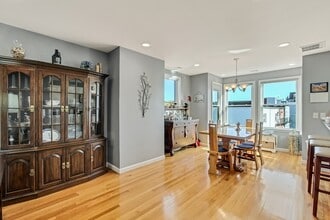 28 Monument St, Unit 3 in Boston, MA - Foto de edificio - Building Photo