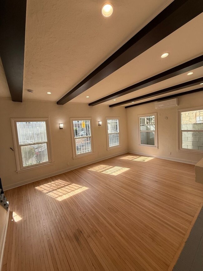 400 N Ogden Dr in Los Angeles, CA - Building Photo - Building Photo