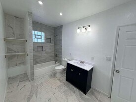 651 W Bruce St in Milwaukee, WI - Building Photo