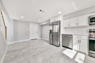 4323 Ave N Ursuline St in Galveston, TX - Building Photo - Building Photo