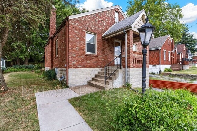 property at 3417 Eminence Blvd