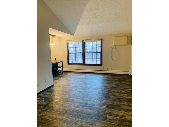 932 Westbrooke Way in Hopkins, MN - Building Photo - Building Photo