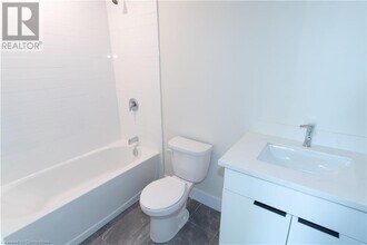 169 James St S in Hamilton, ON - Building Photo - Building Photo