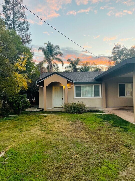 3142 Garfield Ave in Carmichael, CA - Building Photo