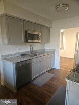 715 Cooper Landing Rd in Cherry Hill Township, NJ - Building Photo