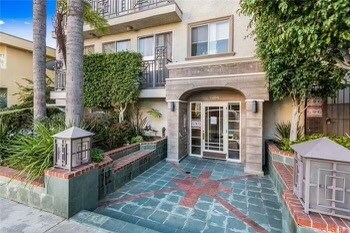 1409 S Saltair Ave, Unit 303 in Los Angeles, CA - Building Photo