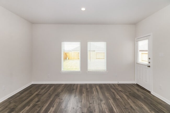 property at 413 Polly Grv Dr