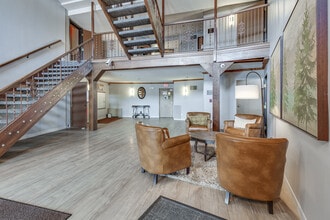 Hemlock Pines in Maple Grove, MN - Building Photo - Interior Photo