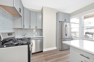 16 O St in Boston, MA - Building Photo