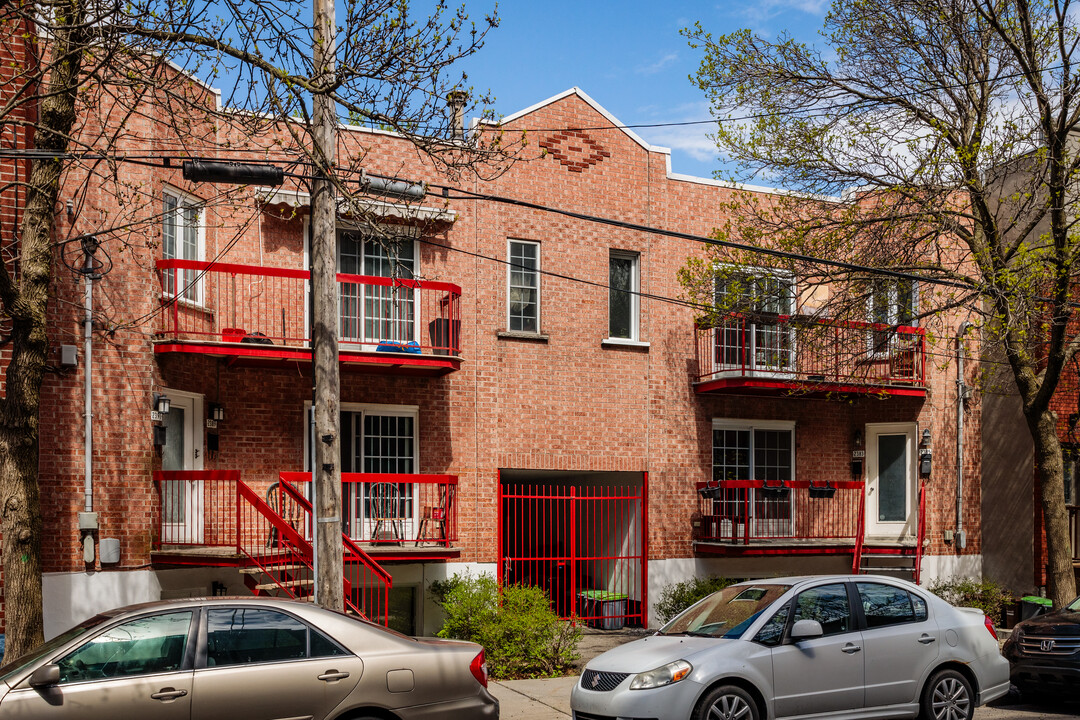 2381 De Ryde St in Montréal, QC - Building Photo