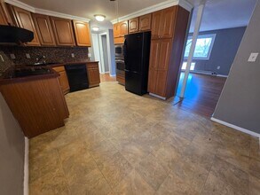 1904 Parr Lake Dr in Newburgh, NY - Building Photo - Building Photo