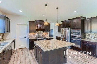 3408 Ridgestone Way in Woodbury, MN - Foto de edificio - Building Photo