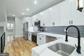 411 W Hewson St in Philadelphia, PA - Building Photo - Building Photo