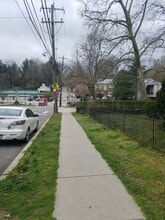 15 E Mermaid Ln, Unit 2nd floor Front in Philadelphia, PA - Building Photo - Building Photo