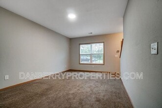 1125 N Byrne Rd in Toledo, OH - Building Photo - Building Photo