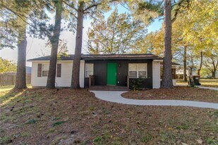 1760 Pine Woods Rd in Springdale, AR - Building Photo