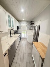 430 NW 60th Ave in Miami, FL - Building Photo - Building Photo