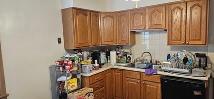 7504 W Devon Ave in Chicago, IL - Building Photo - Building Photo