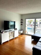 3522 NE 171 St in Miami, FL - Foto de edificio - Building Photo