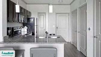 225 Walden Village Ln in Nashville, TN - Building Photo