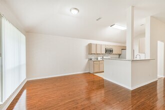 4119 Hermitage Hollow Ln in Houston, TX - Building Photo - Building Photo