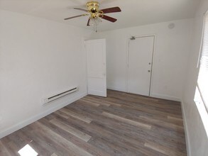 801 Grove St N-Unit -7 in St. Petersburg, FL - Building Photo - Building Photo