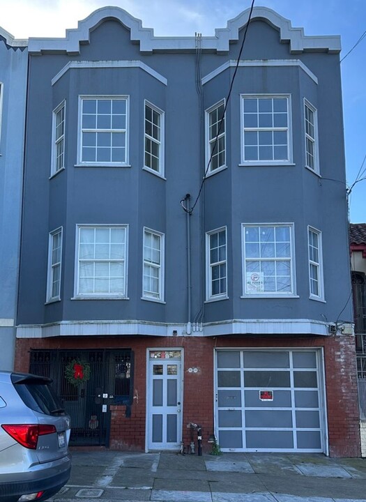 144 Highland Ave in San Francisco, CA - Building Photo