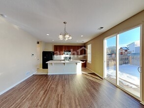 16224 E 54th Ave in Denver, CO - Foto de edificio - Building Photo