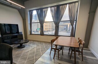 511 N Broad St in Philadelphia, PA - Foto de edificio - Building Photo