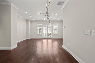 545 Mirrormont Dr in Smyrna, GA - Building Photo - Building Photo