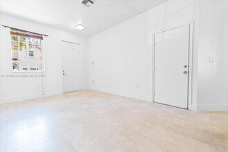 21007 NW 14th Pl in Miami Gardens, FL - Building Photo - Building Photo