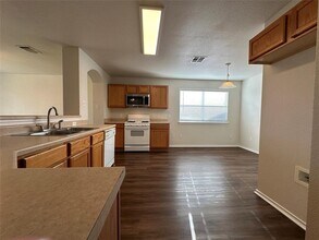 911 Ranchero Rd in Leander, TX - Building Photo - Building Photo