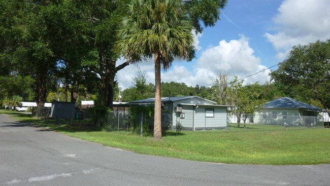 125 NE 20th St in Gainesville, FL - Foto de edificio - Building Photo