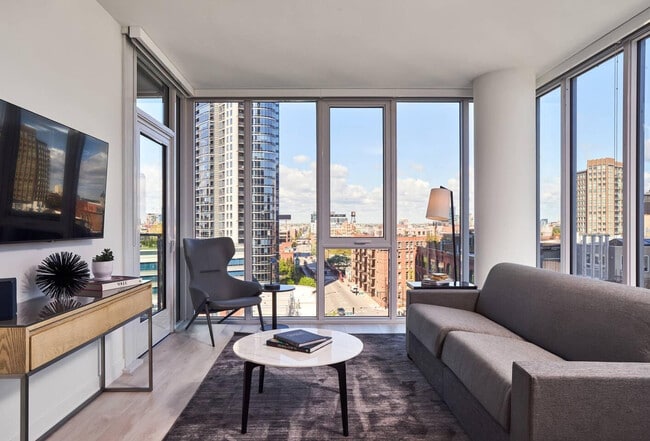 369 W Grand Ave