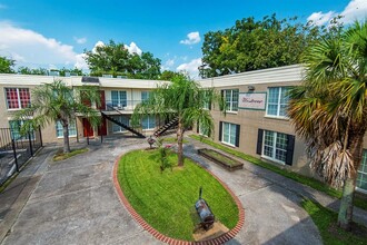 6810 Westover St in Houston, TX - Foto de edificio - Building Photo