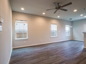 222 Peruna Dr in Marble Falls, TX - Building Photo - Building Photo