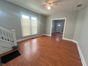 2106 Singleton St in Indianapolis, IN - Building Photo - Building Photo
