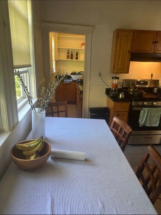 18 Wentworth Ter, Unit 3 in Boston, MA - Building Photo