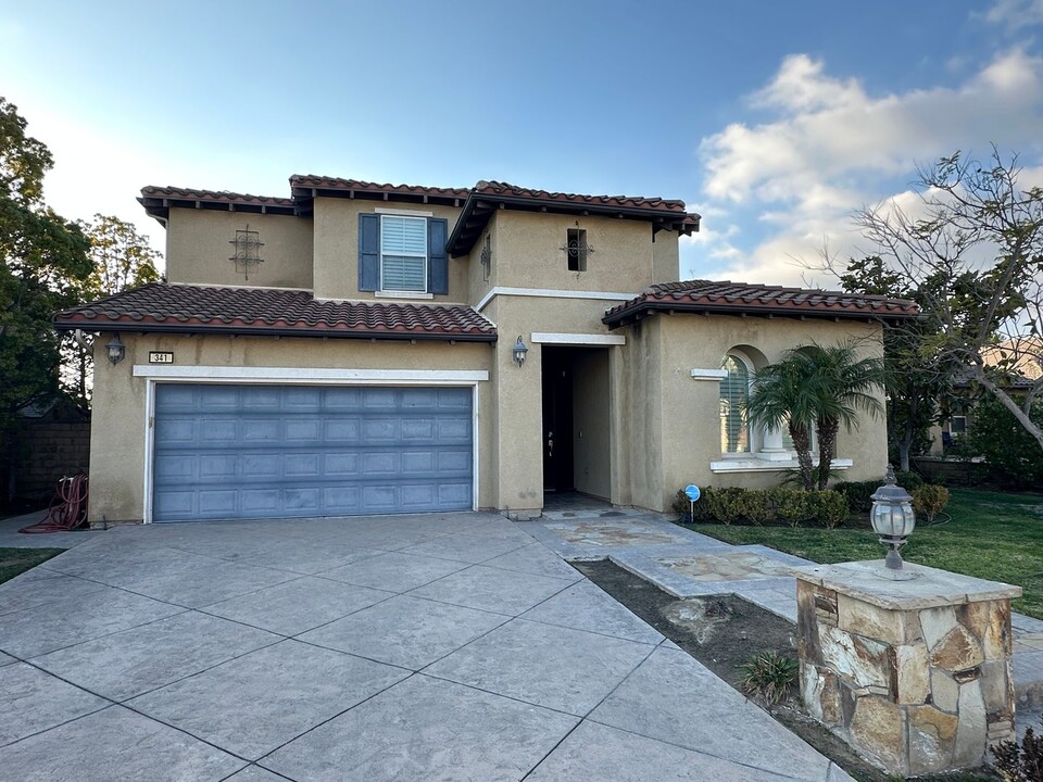 341 Twilight Ct in Camarillo, CA - Building Photo