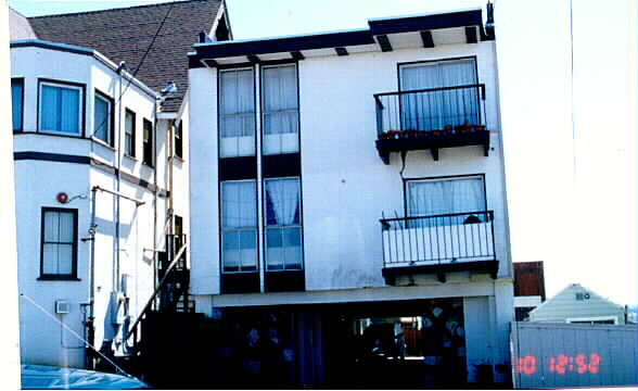 123 Vista Grande Ave in Daly City, CA - Building Photo - Building Photo